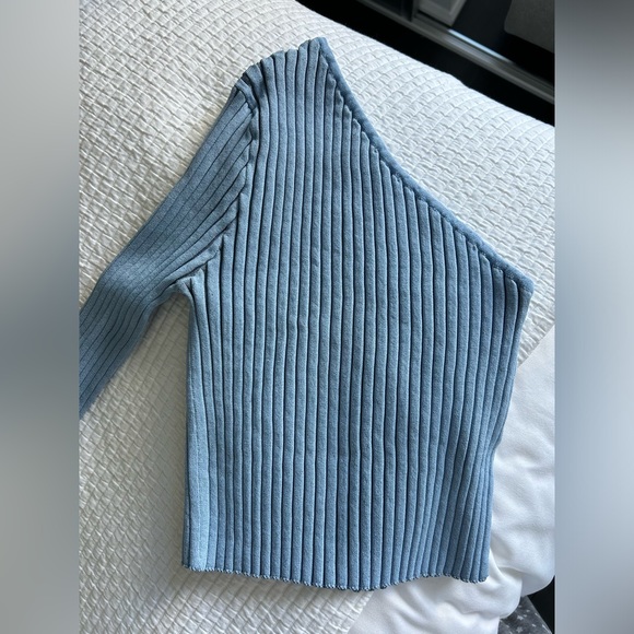 Zara Asymmetrical Knit Top - Picture 2 of 8